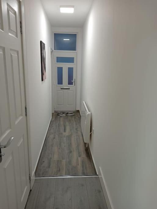 Roovi'S Nest Villa Nottingham Exterior photo